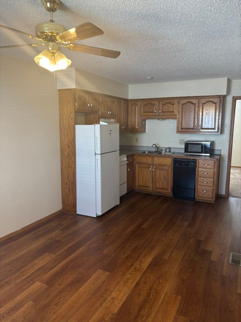 Webb City Apartment: 777 Cardinal Dr