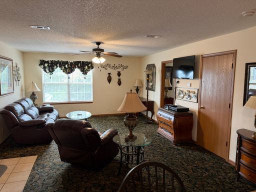 Fully Furnished 2 bedroom 2 bathroom Suite – photo 1