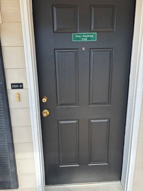 All Utilities Included 1 bed - 1 bath – photo 1