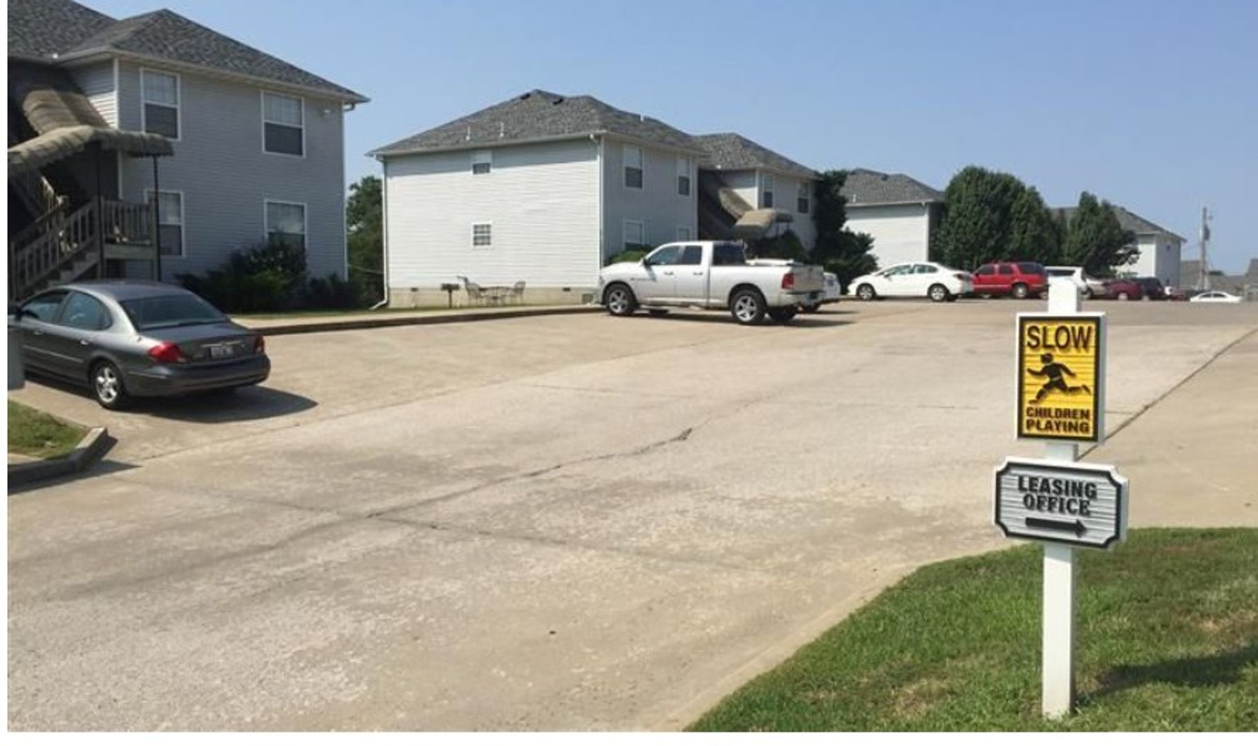 Webb City Apartment: 1848 S Oronogo