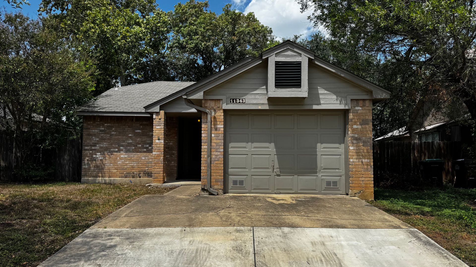San Antonio House: 11343 Fish Springs