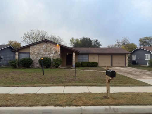 Lovely Single Story 3 Bedroom 2 Bath w/ easy access to Lackland AFB, Sea World, & Shopping – photo 1