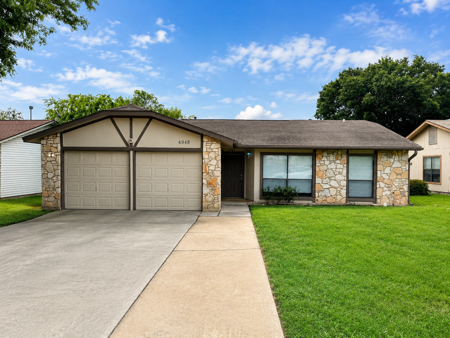 San Antonio House: 4948 Champlain