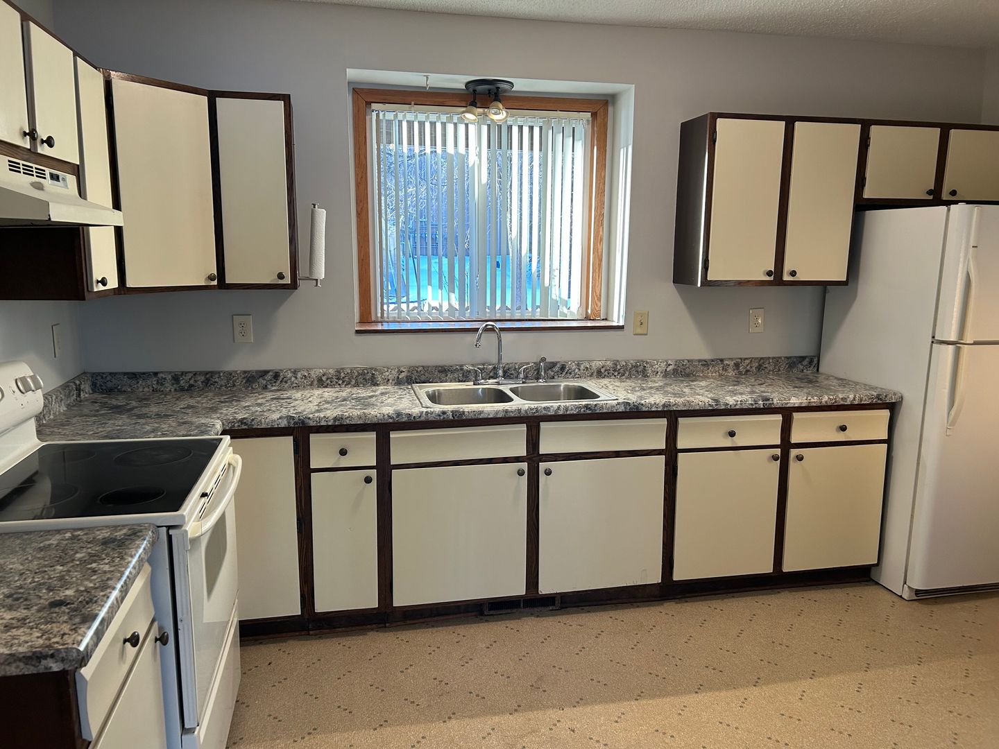 Blaine Multiplex: 10342 Lever St NE