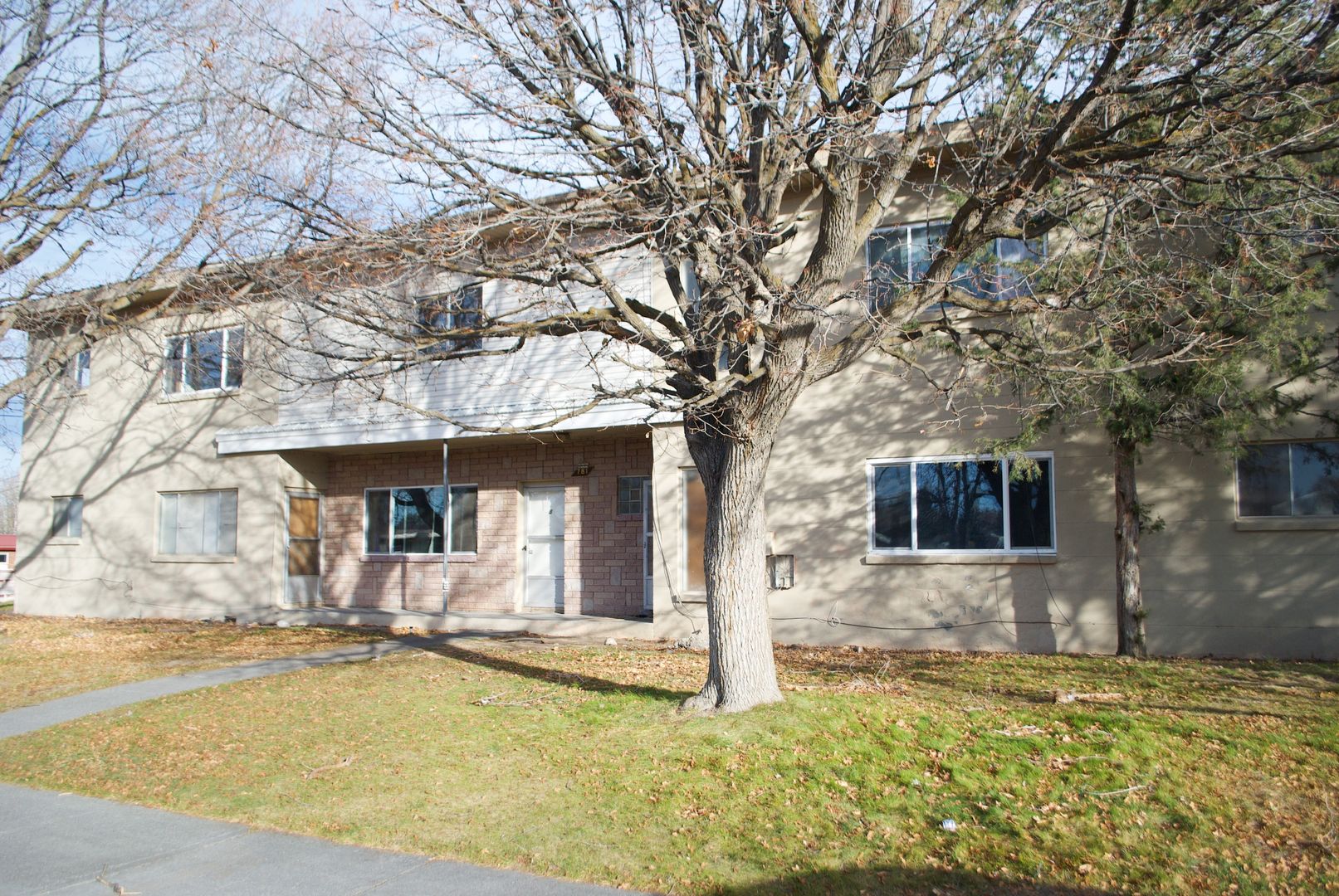 Idaho Falls Apartment: 1385 Benton