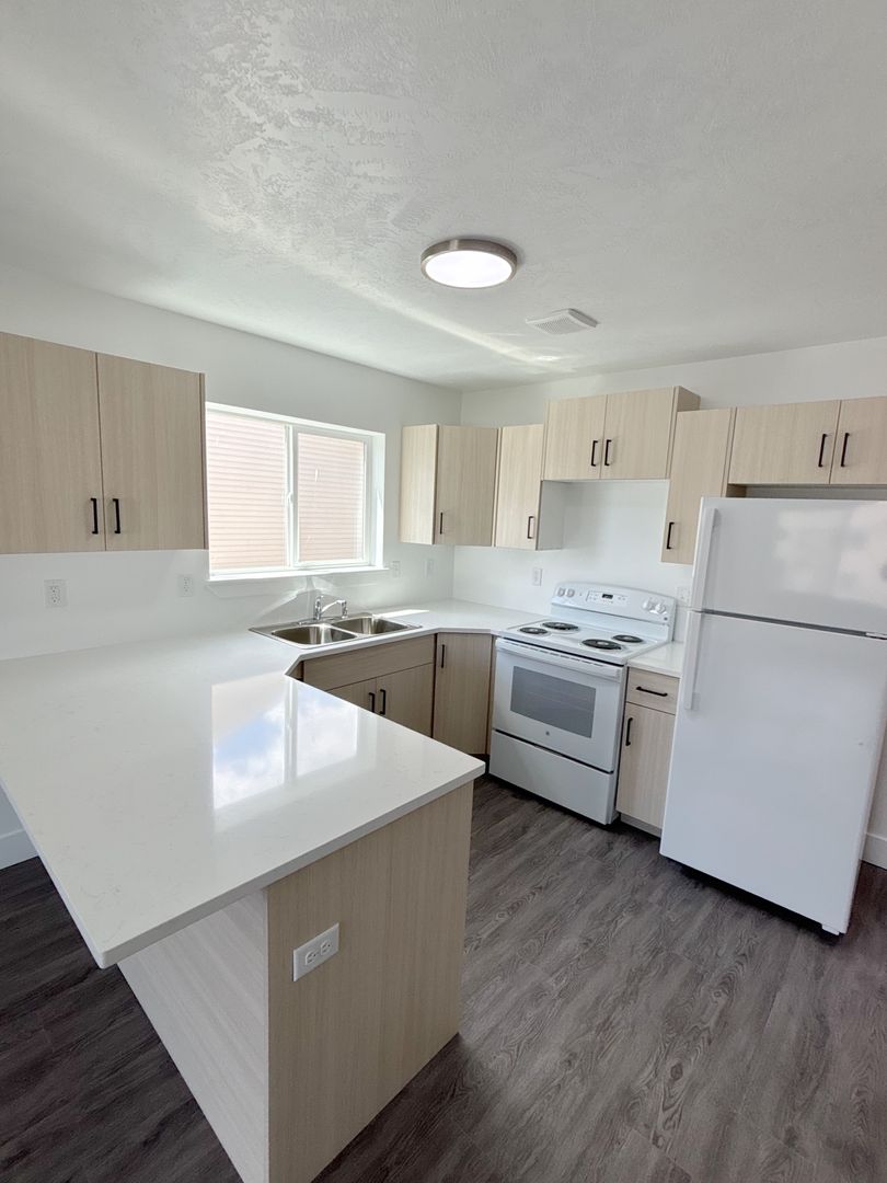 Heyburn Apartment: 721 20th Street