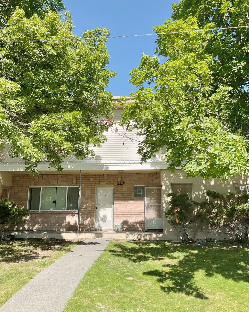 Idaho Falls Apartment: 781 Oxford Dr