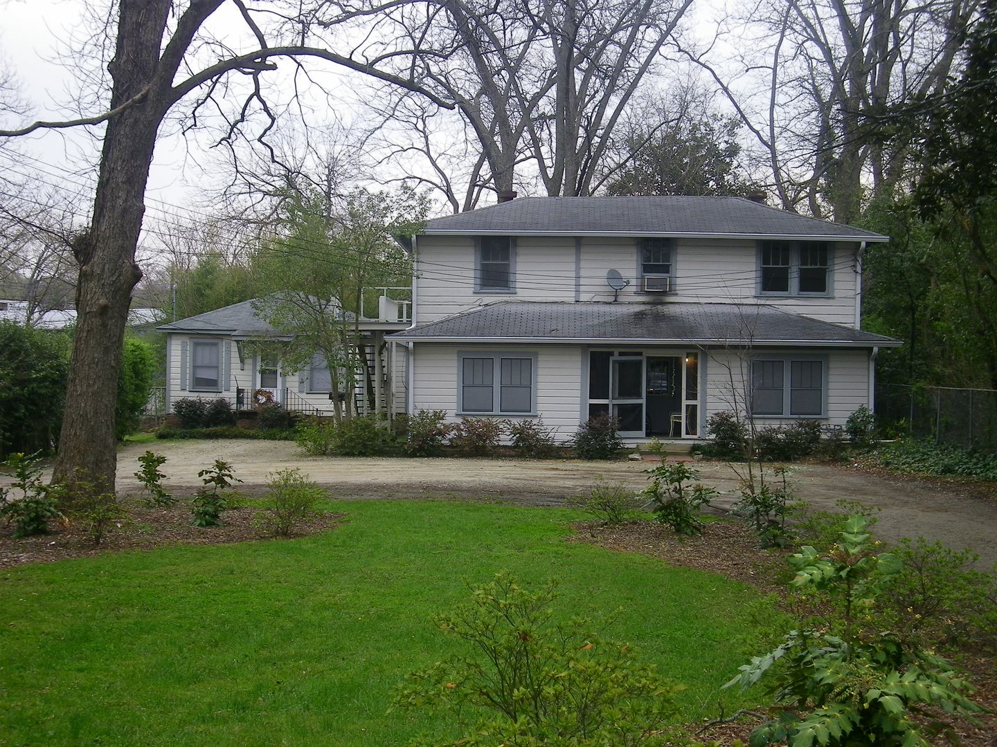 Athens Apartment: 560 Franklin St