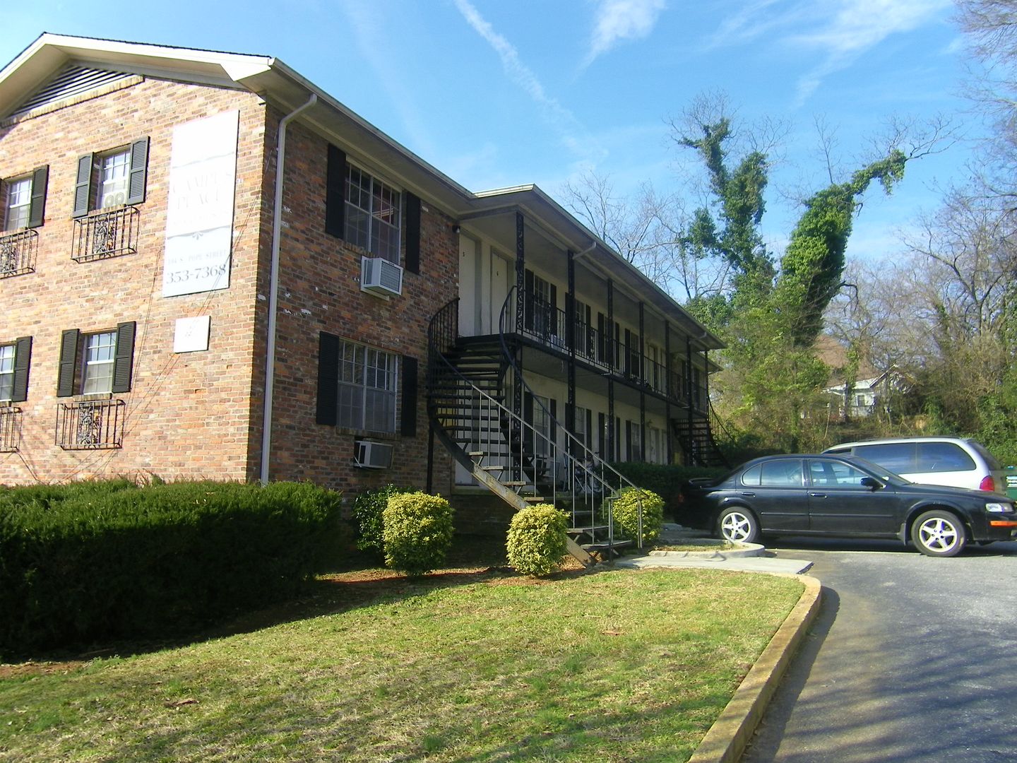 Athens Apartment: 394 S. Pope St.