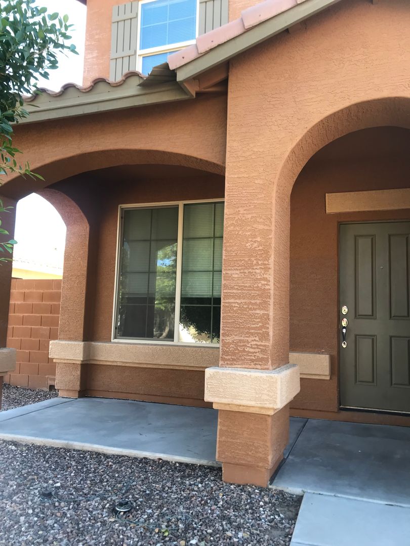 Waddell House: 18149 W Hatcher Road