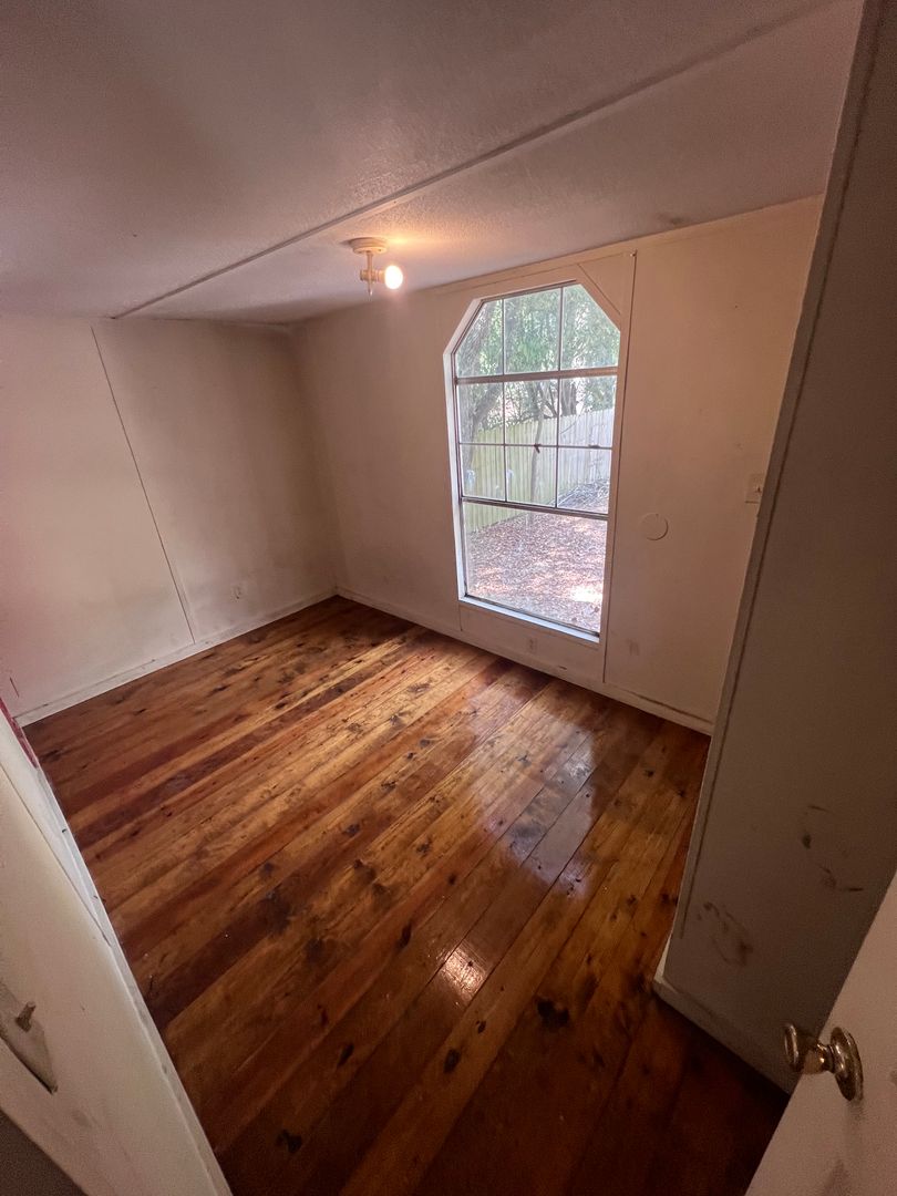 Verona Apartment: Young Street