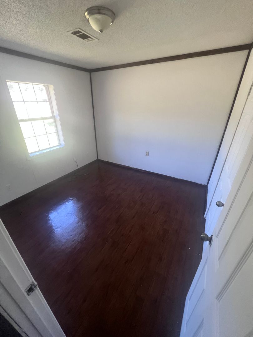 Verona Apartment: 101 Woods Ave