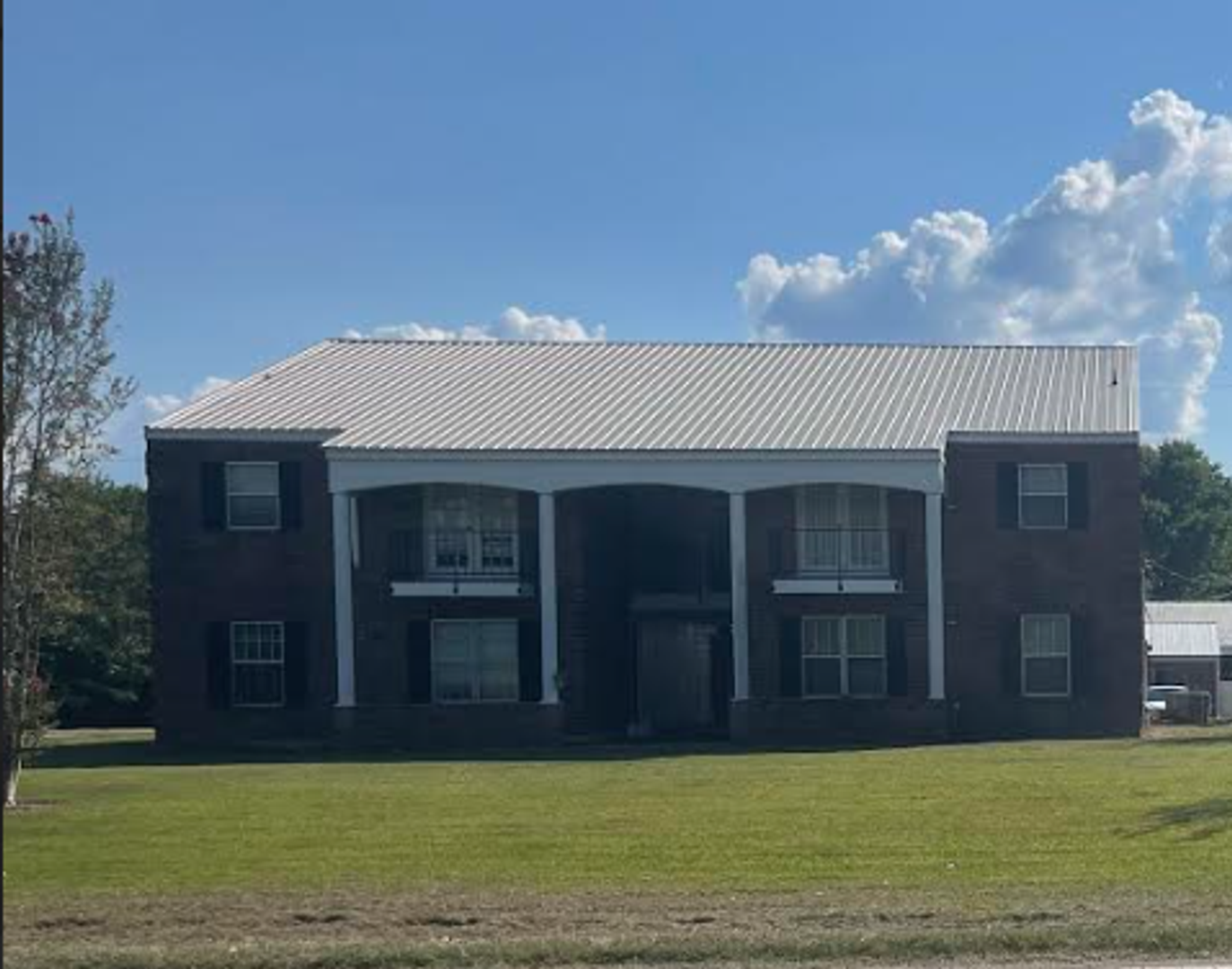 Aberdeen Apartment: 527 Highway 145 N