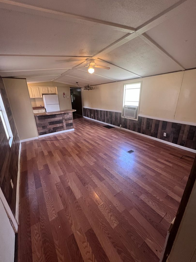 Verona Apartment: 101 Woods Ave