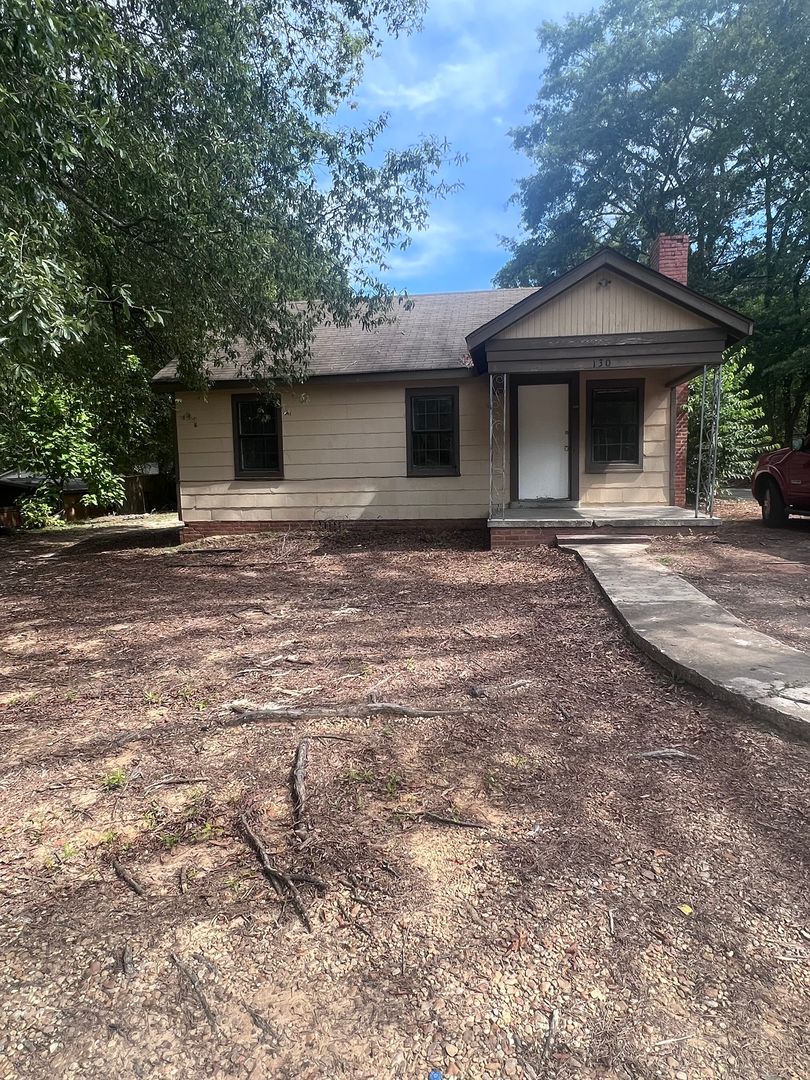 Verona Apartment: Young Street