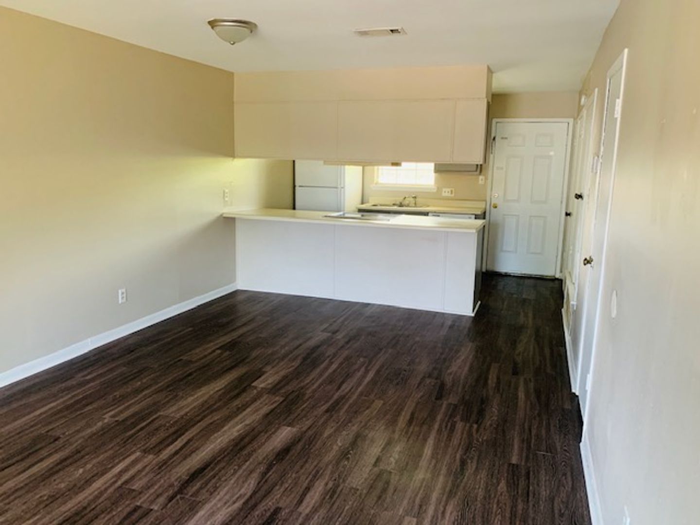 Tupelo Apartment: 1 Hidden Valley Lane