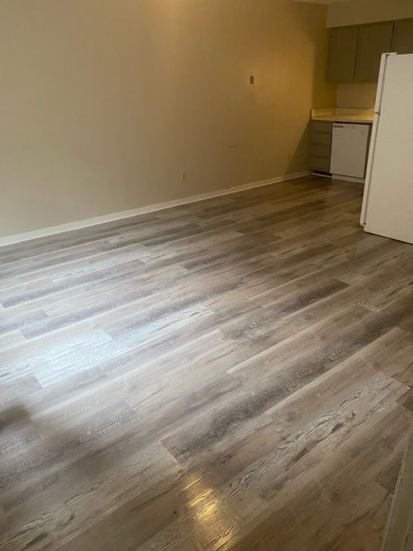 Tupelo Apartment: 1 Hidden Valley Lane