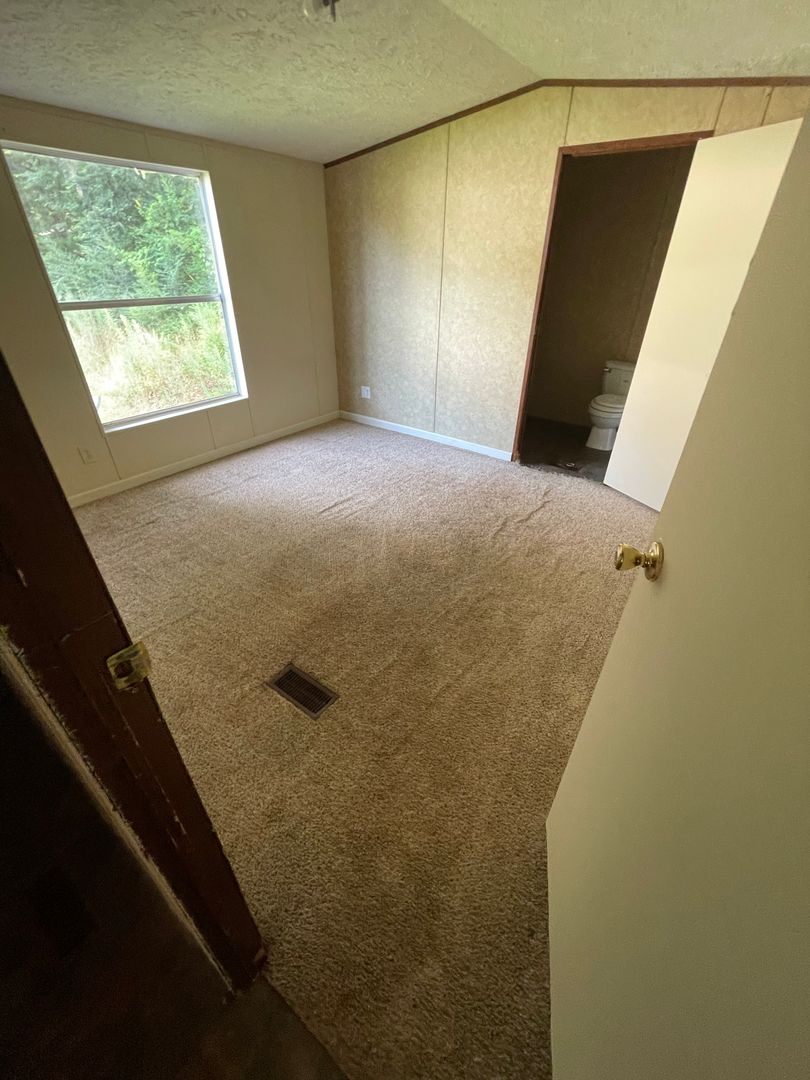 Shannon Apartment: 100 willow