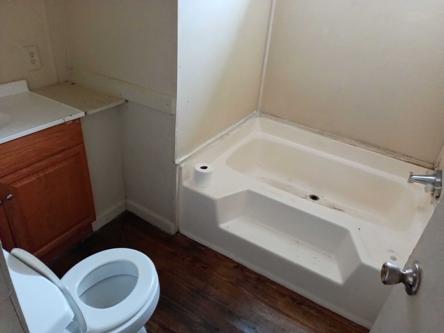 Verona Apartment: Chip, chase, Joe Drive