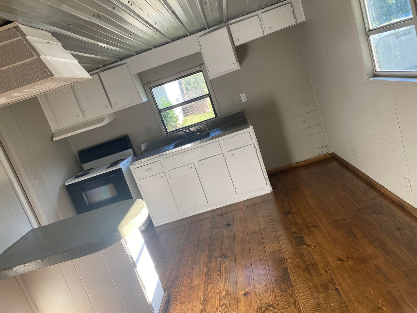 SALTILLO Apartment: 101 Faye Avenue