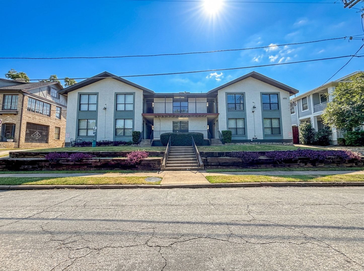 Dallas Apartment: 808 Blaylock Dr