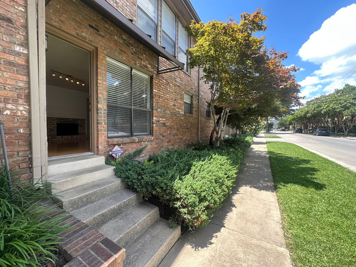 Dallas Apartment: 4047 - 4049 Herschel Ave