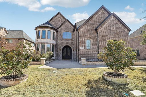 Stunning custom home with luxury upgrades throughout! – photo 1