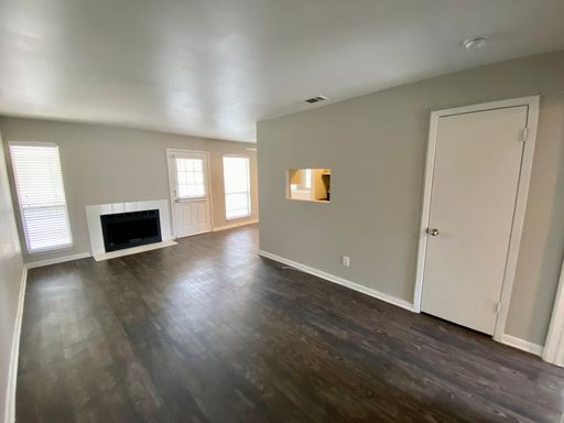 Charming 2nd floor condo located in gated community with a pool! – photo 1