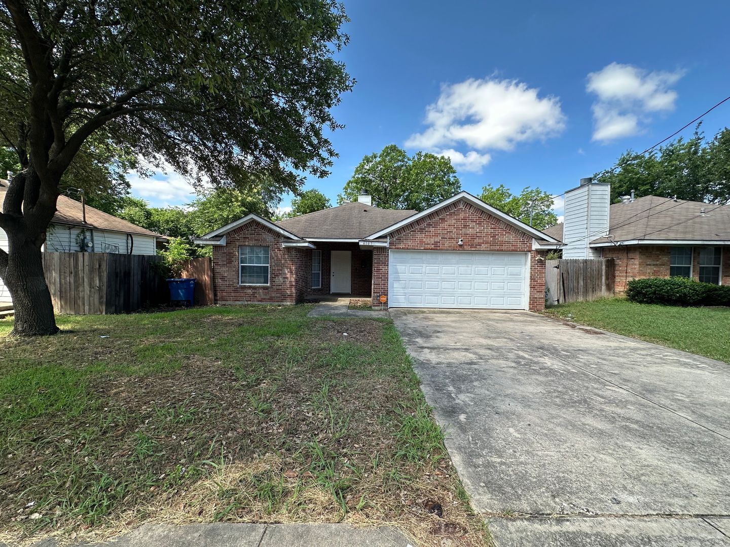 Dallas House: 4147 Gladewater Rd