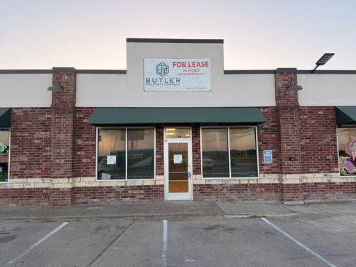 Retail Suite For Lease- High Traffic Location