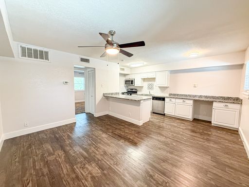 Charming 1-Bedroom in Prime Fort Worth Location - 2nd floor – photo 1
