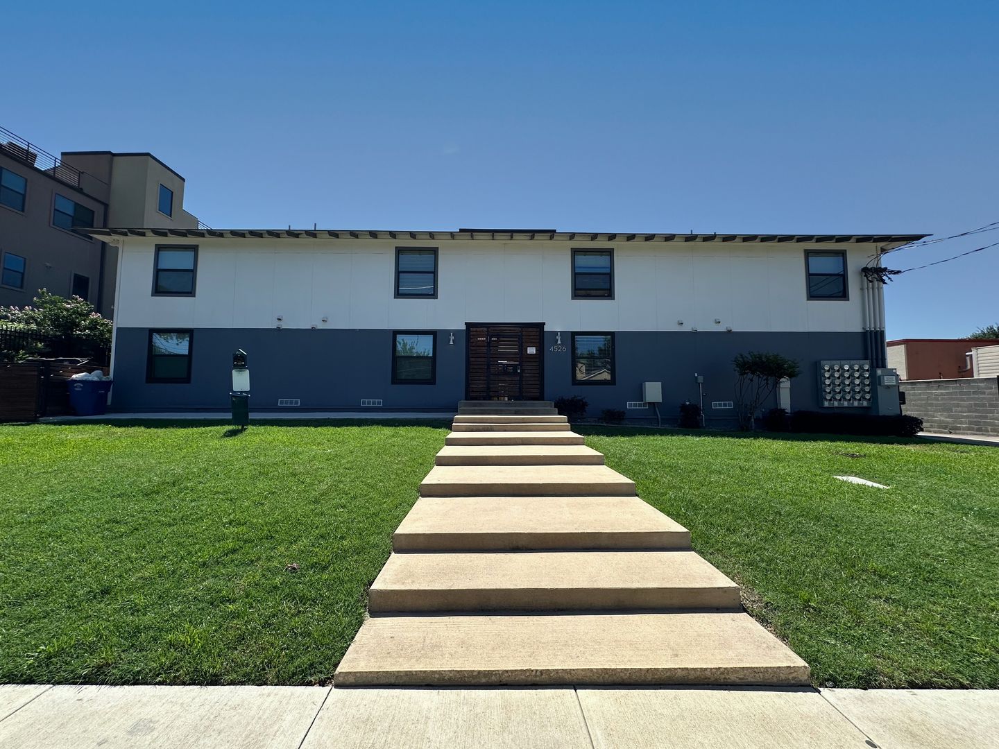 Dallas Apartment: 4526 Munger Ave