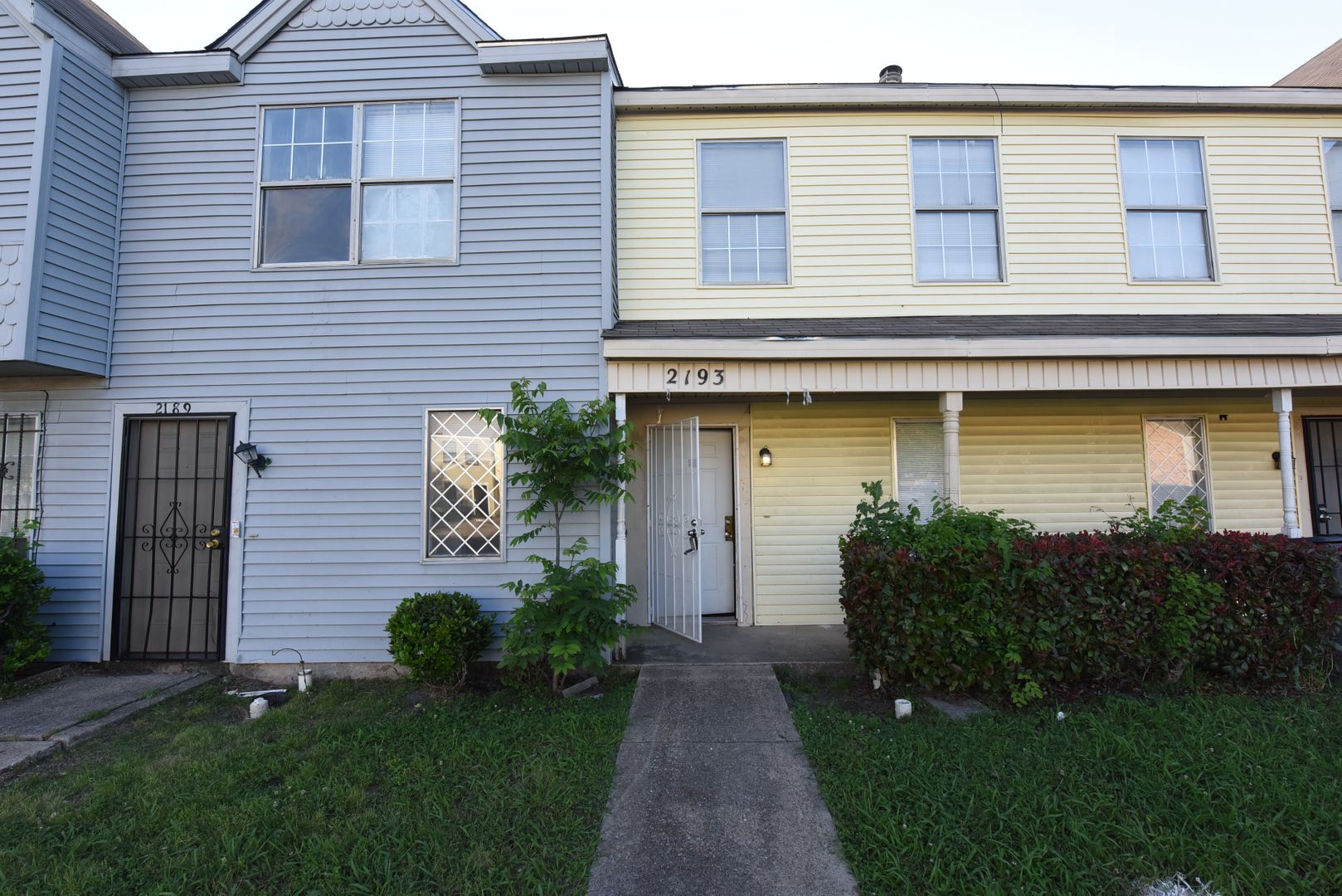 Spacious 2 story town home with fenced yard!