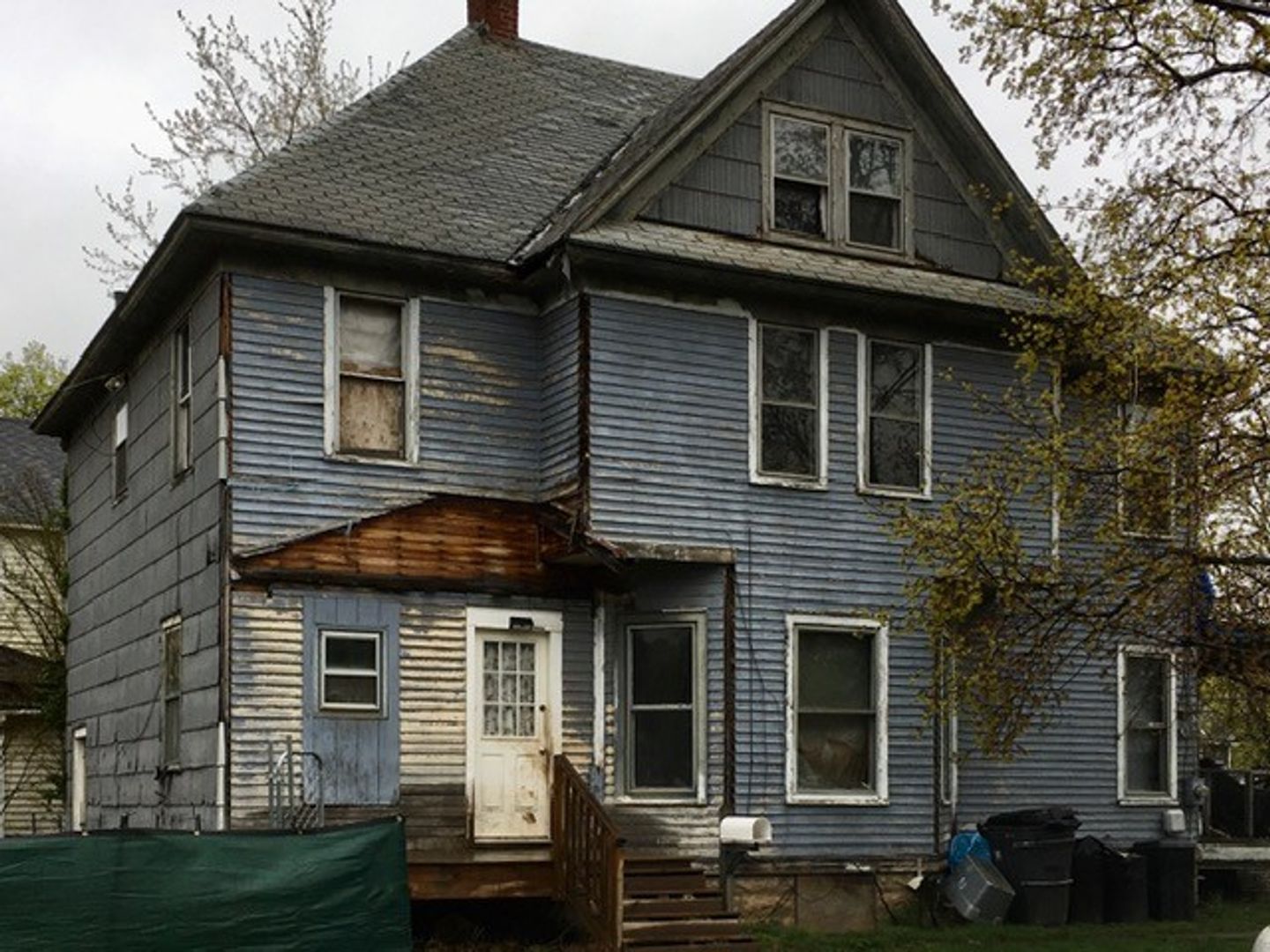 Newark House: 1004 N. Main Street