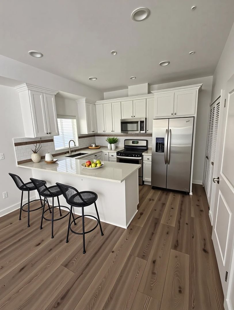 Los Angeles Apartment: 5133 W Maplewood Avenue