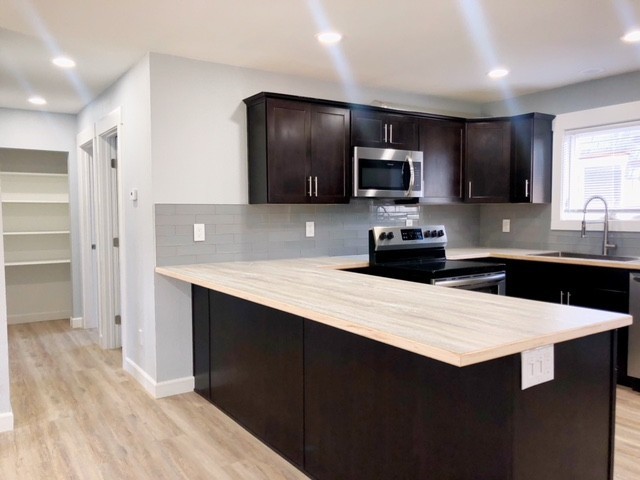 Anchorage Apartment: 923 E 12th Avenue