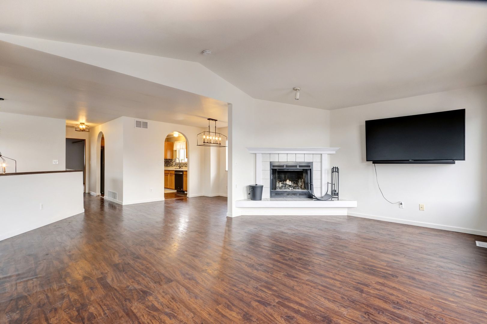 Anchorage House: 3622 Sycamore Loop