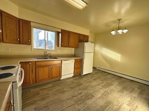 Two Bedroom in Jewel Lake, walking distance to Dimond High School & Chinook Elementary School, with LVP Flooring & Balcony – photo 1