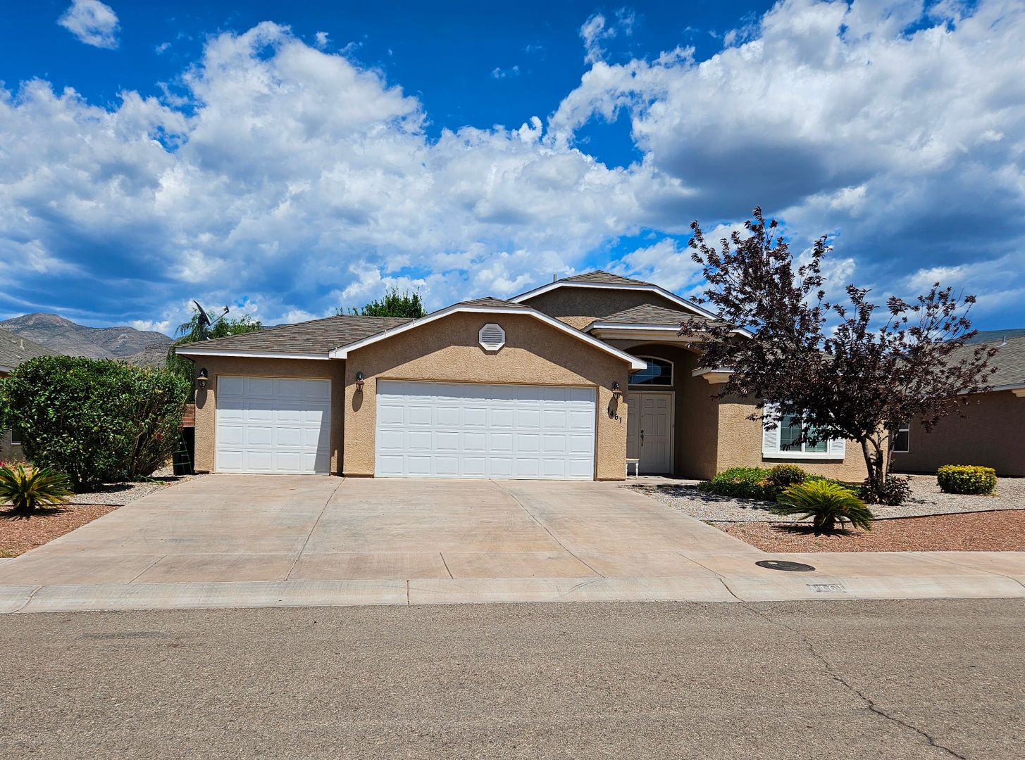 Alamogordo House: 1461 Tierra Royas