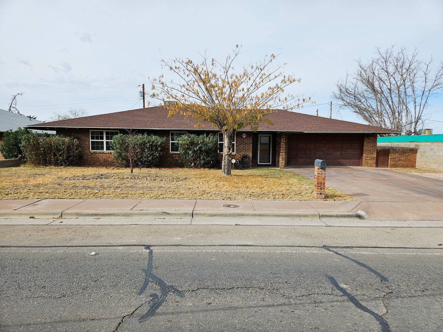 Alamogordo House: 1331 Scenic Dr