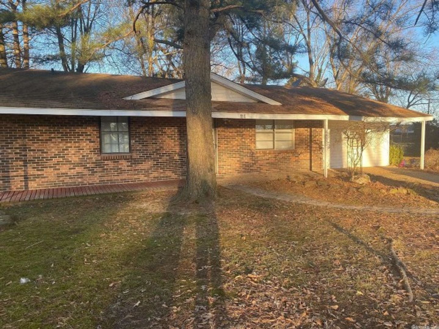 Lonoke House: 114 Willow Loop