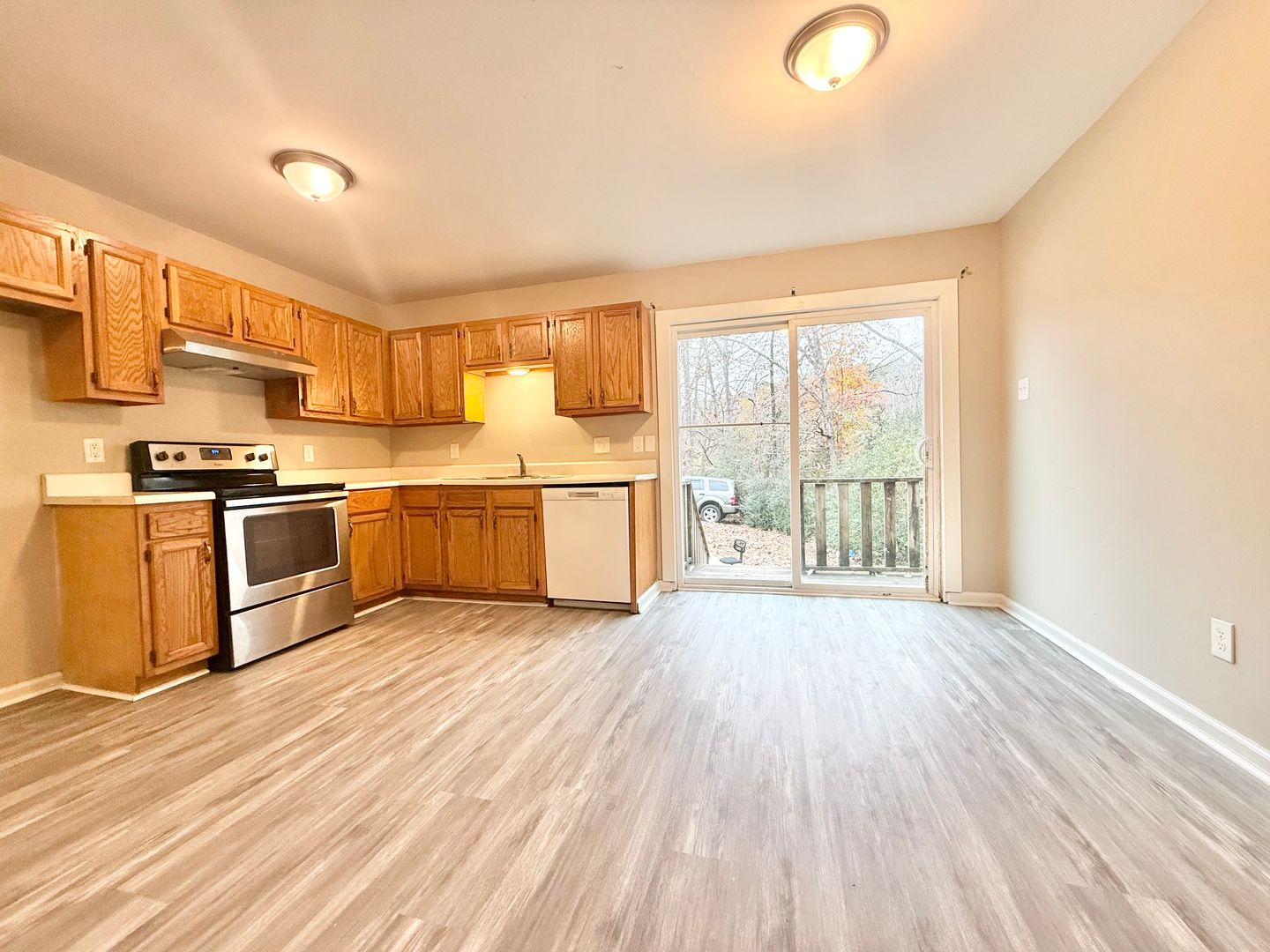Little Rock Apartment: 8700 White Rock Lane