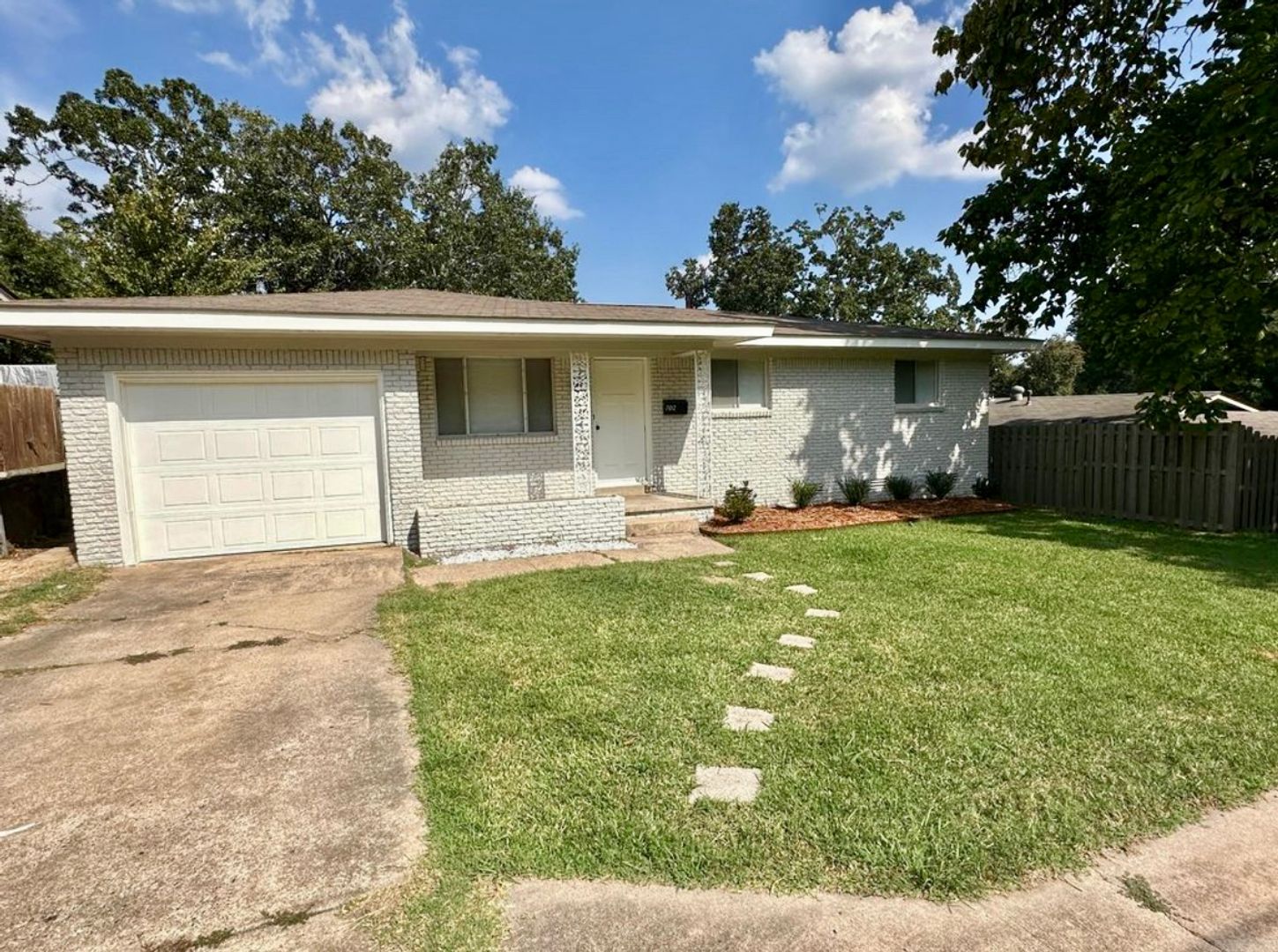 North Little Rock House: 702 E Military Drive