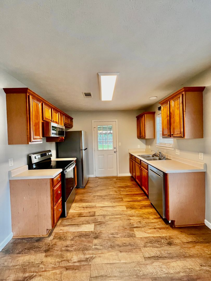 1650 Angeline Dr, Conway, AR 72032