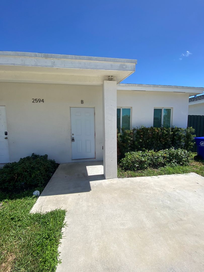 Fort Lauderdale Apartment: 2594 NW 20th Street