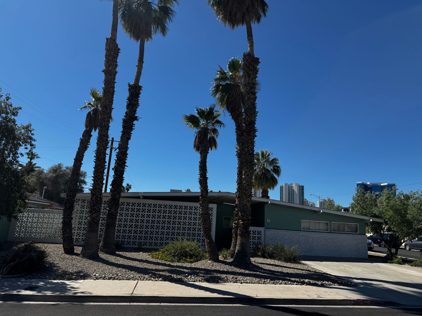 Las Vegas House: 544 Canosa Ave