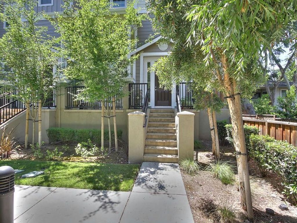 Pleasanton House: 236 Birch Creek Ter