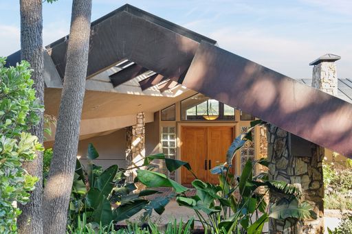 Pleasanton 4 bed / 4 bath Ultra-Private 1.3-Acre Sanctuary with Panoramic Views, pool and spa – photo 1
