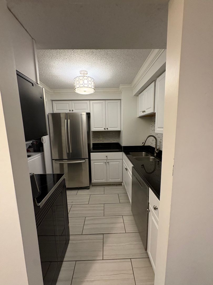 Nashville Apartment: 2325 Elliston Place