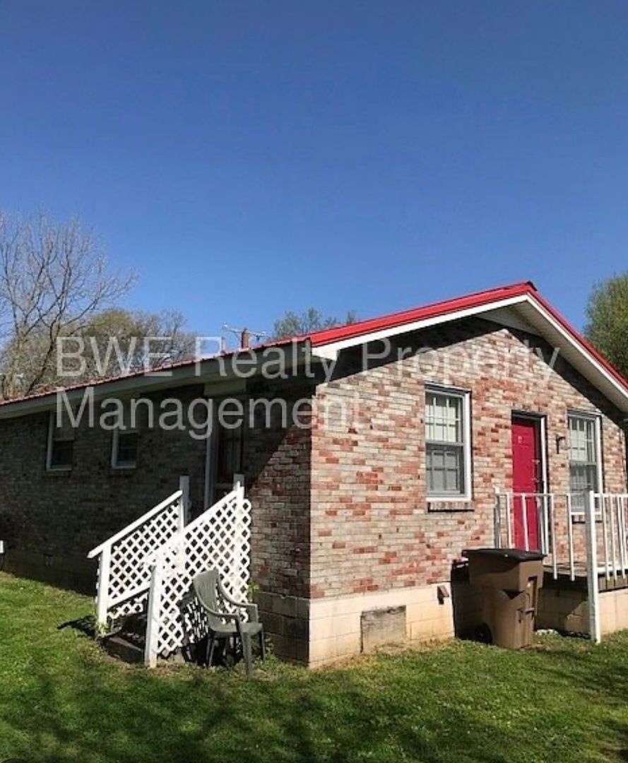Nashville Apartment: 1018 Curdwood Blvd